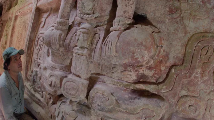 Archeologové objevili v Guatemale velkou mayskou skulpturu
