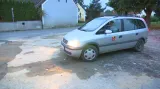 Auto, které sváží děti do školky v Mladém Smolivci