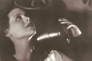 Hvězda filmu Extase večeřela s Hitlerem. Pak vymyslela technologii umožňující mobily