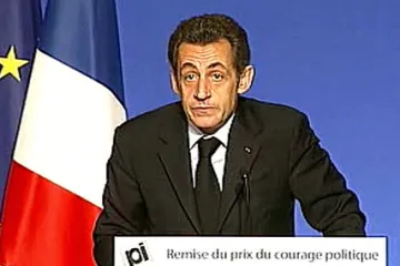 Francie dostane brzy vlastní záchranný balíček, na ten evropský se teprve čeká