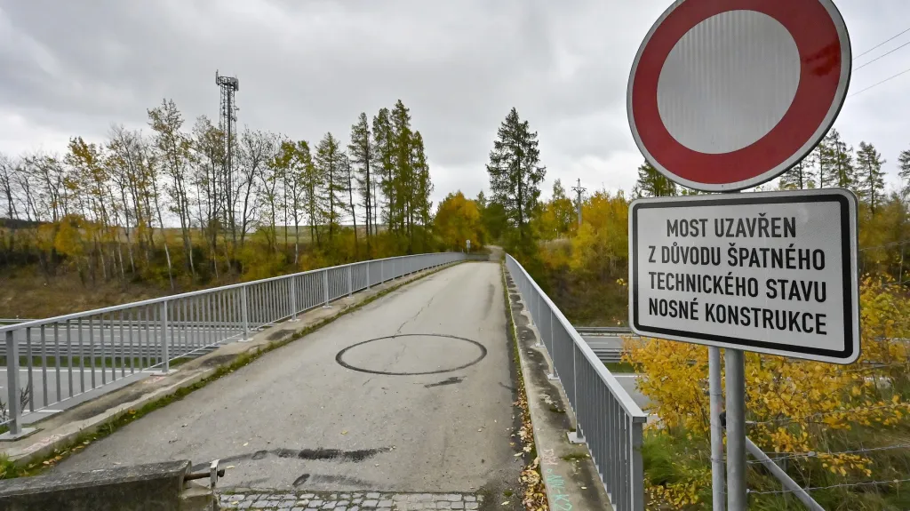 Most nad dálnicí D1 u Řehořova