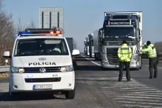 Slovenští autodopravci rozšíří protest na hranicích. Osobním autům a záchranářům bránit nechtějí