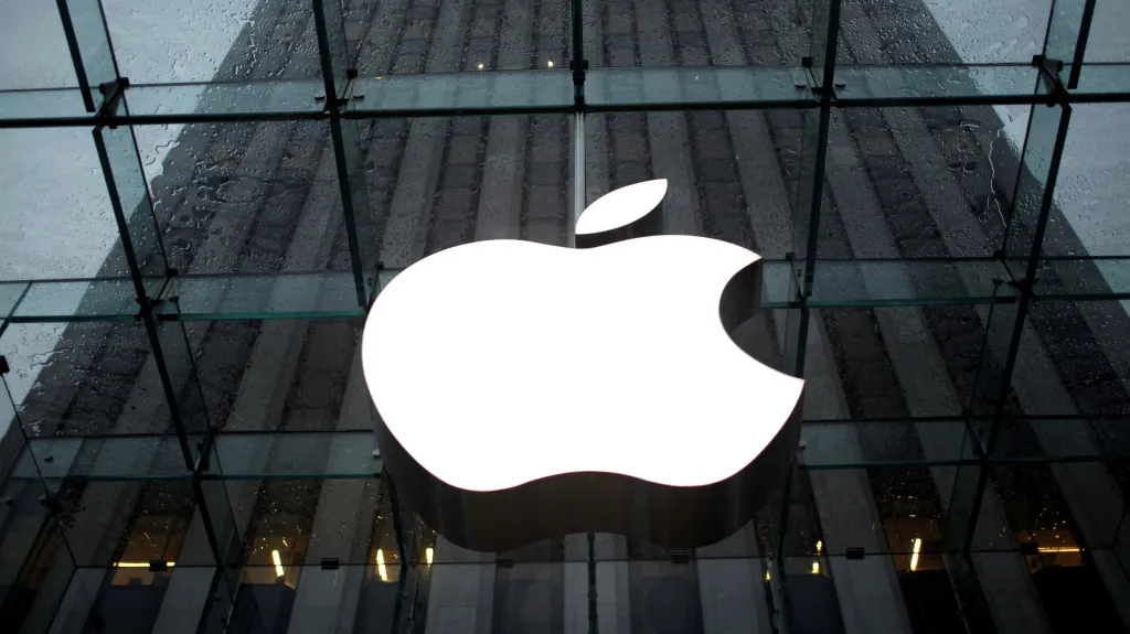 Logo společnosti Apple v newyorské pobočce