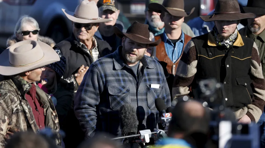 Ammon Bundy hovoří po zprošťujícím verdiktu s novináři
