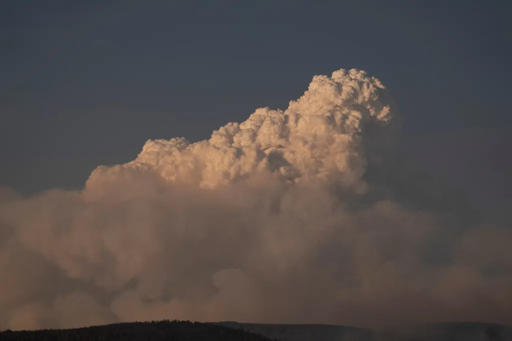 Požáry v hornatých oblastech státu Oregon mají přímý dopad na smogovou situaci ve velkých městech Spojených států amerických