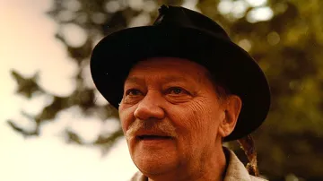 Rudolf Hrušínský v seriálu Rodáci (1988)