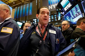 Americké akcie zvrátily další ztrátu. Přesto zaznamenaly nejprudší týdenní propad za dva roky