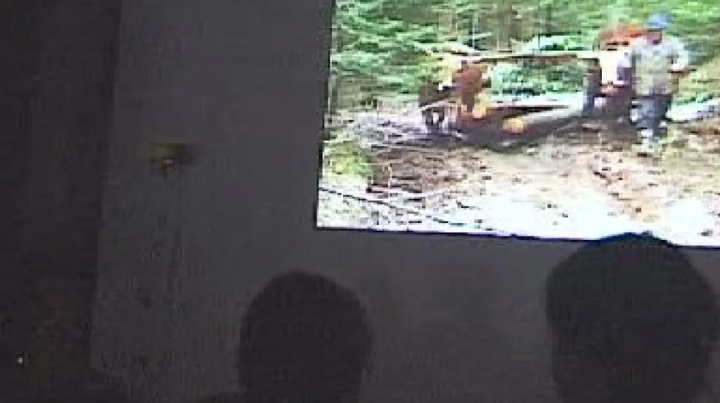 Diváci sledují pořad lokální televize