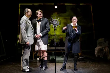 Komorní scéna Aréna uvádí hru inspirovanou zakázaným románem