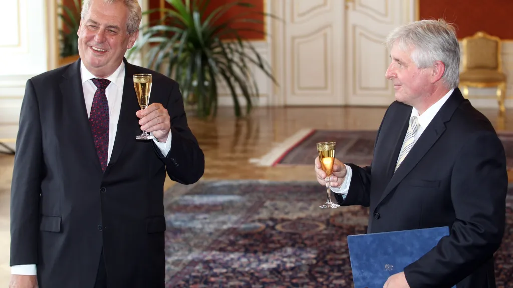 Prezident jmenoval premiérem Jiřího Rusnoka