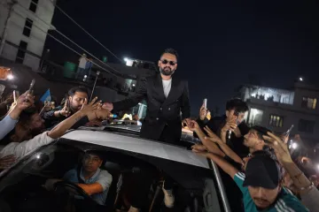 Volby do nepálské dolní komory vyhrála strana RSP. Premiérem bude bývalý rapper