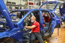 Propad prodejů aut v EU v červnu zpomalil na 22,3 procenta