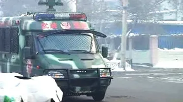 Čínský vojenský vůz v Sin-ťiangu