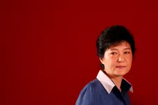 Prokuratura chce pro jihokorejskou exprezidentku 30 let vězení. Pak Kun-hje proces bojkotuje
