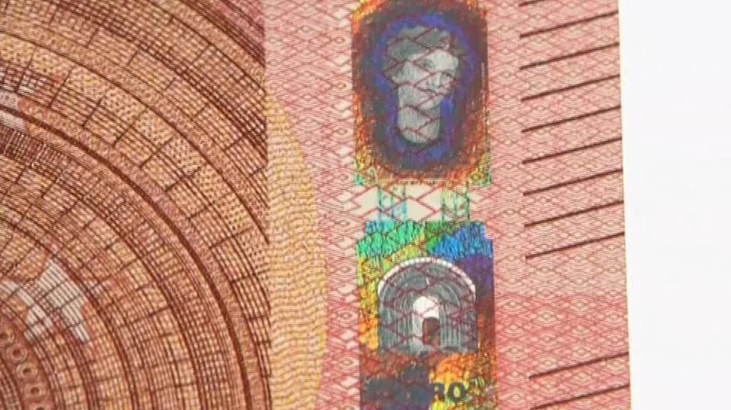 Padělání bankovek