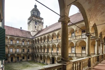 Ministerstvo kultury podporuje umístění Muchovy epopeje na Moravu. O penězích ale zatím nerozhodlo