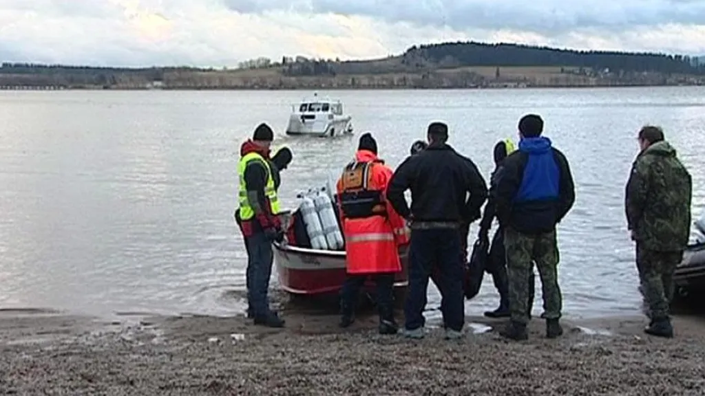 Záchranáři u přehrady Lipno