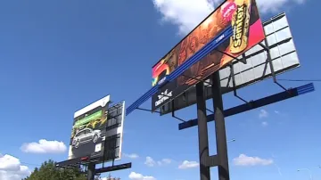 Přístup k billboardům u silnic změnil nový zákon