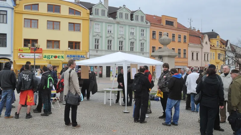Protestní shromáždění proti přenocování vojáků NATO ve Vyškově