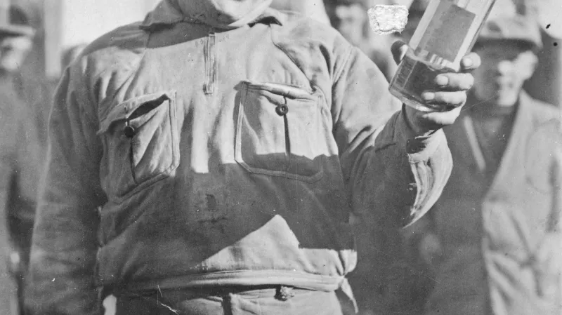 Kovář Juho Pirttiaho, první zákazník obchodu s alkoholem po zrušení prohibice