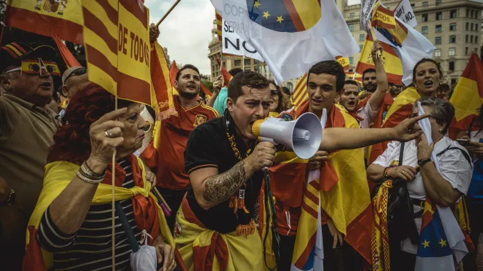 Tisíce Katalánců odmítly nezávislost