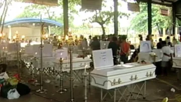 Filipíny pohřbívají oběti tajfunu Parma