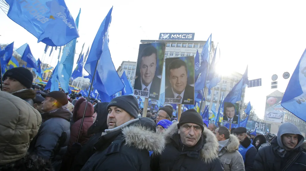 Příznivci prezidenta Janukovyče demonstrovali v Kyjevě