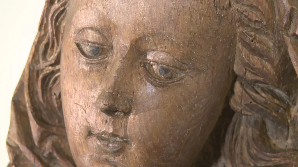 Mistr Kefermarktského oltáře / Socha sedící Panny Marie (detail)