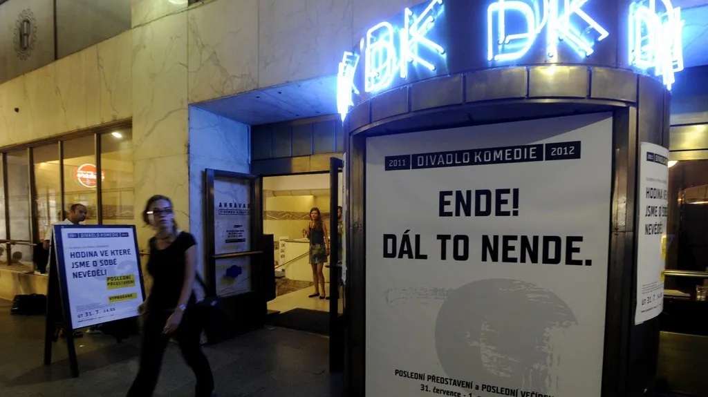 Poslední představení Pražského komorního divadla v Divadle Komedie