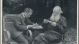 Valentin Bulgakov se Lvem Tolstým v Jasné Poljaně (1910)