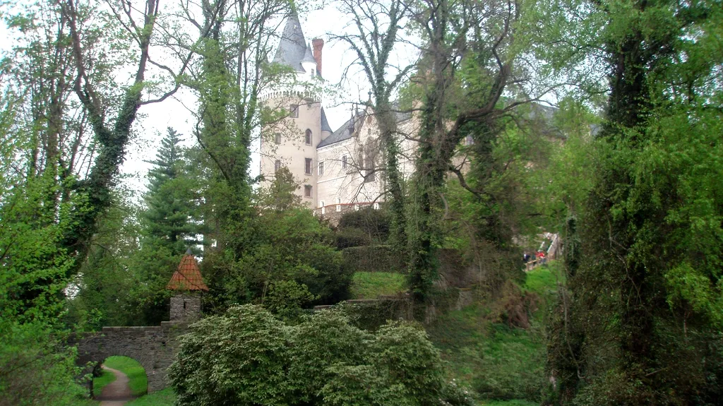 Zámek Žleby