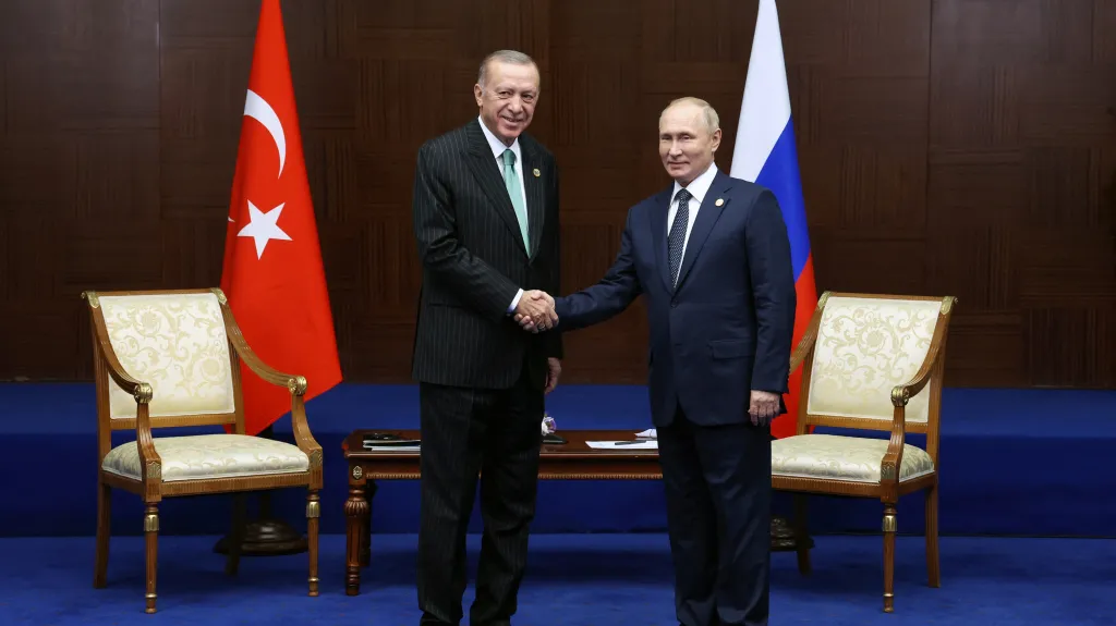 Setkání Putina a Erdogana na summitu v Kazachstánu