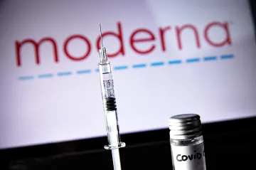 První studie naznačila, že očkování vybudí imunitu nejméně na stejně dlouho jako prodělání covidu