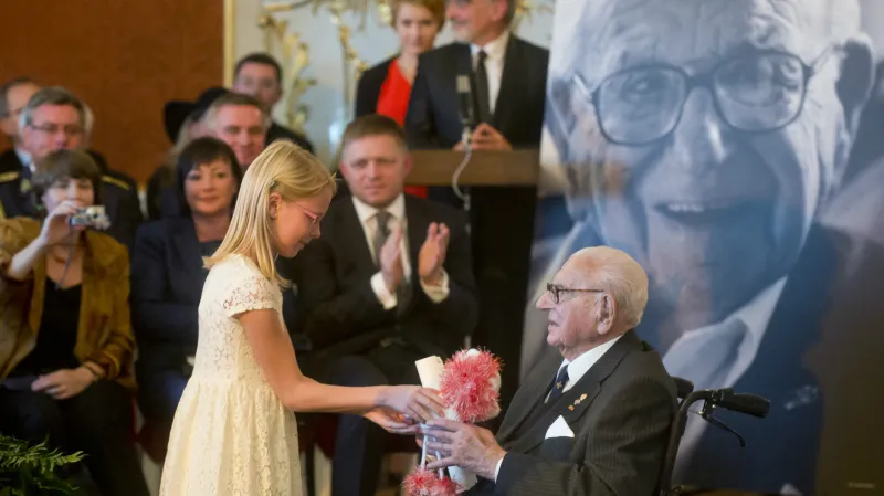 Nicholas Winton dostal i Řád malého lvíčka