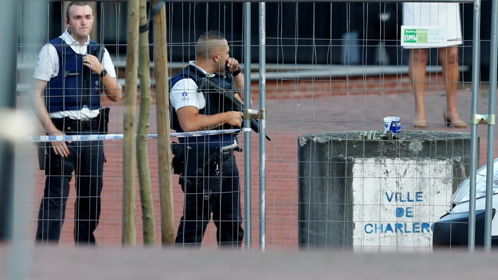 Policisté na místě útoku v Charleroi