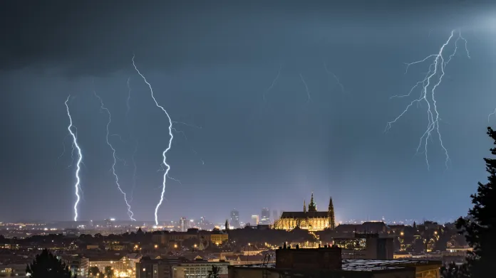Bouřka v Praze