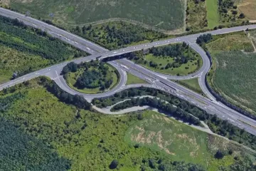 Reportéři ČT: Praha koupí pozemky od firmy otce ministra Tomana. Zřejmě zaplatí více, než by musela