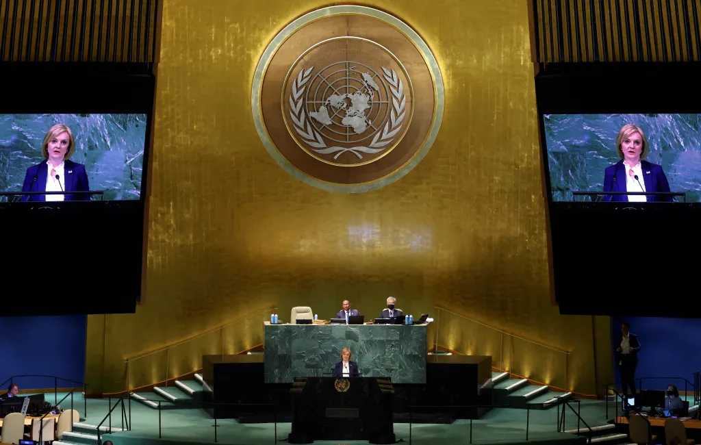 Trussová promlouvá na zasedání Valného shromáždění OSN (21. září 2022)