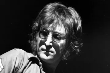 John Lennon dal rovnítko mezi lásku a mír. Duše nejen kapely The Beatles vyhasla před 40 lety