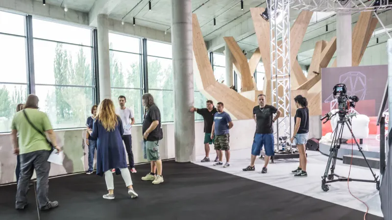 Přípravy scény ČT jsou v plném proudu