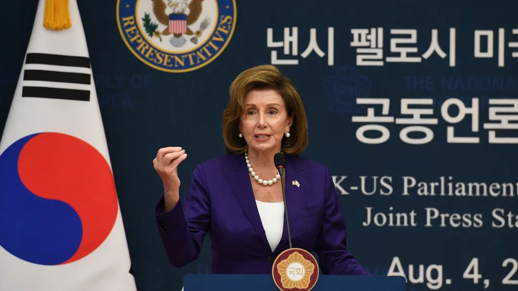 Nancy Pelosiová v Jižní Koreji
