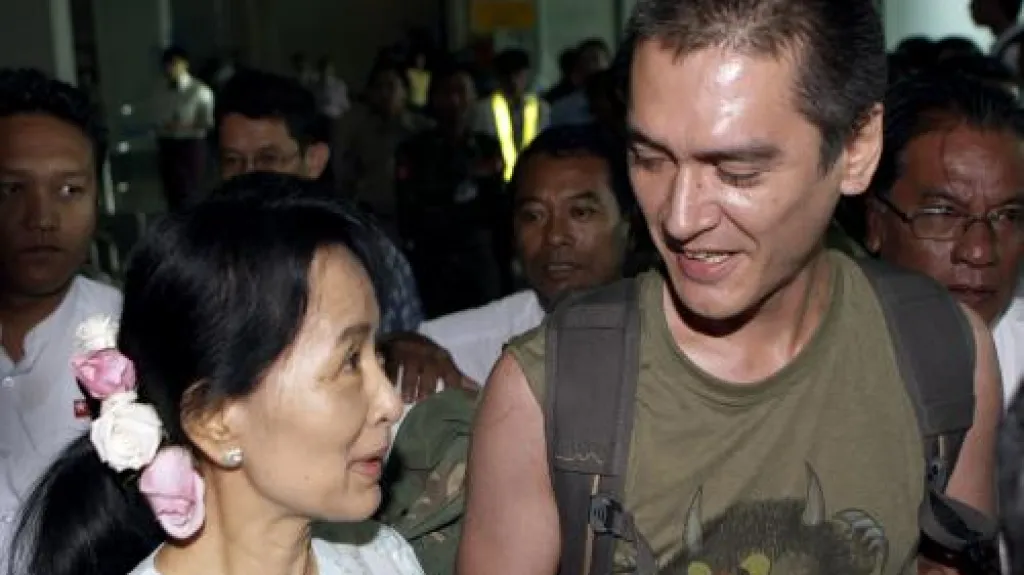 Su Ťij a její syn Kim Aris