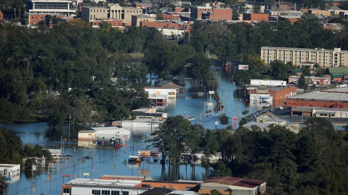 Severokarolínské město Lumberton zaplavené po hurikánu Matthew