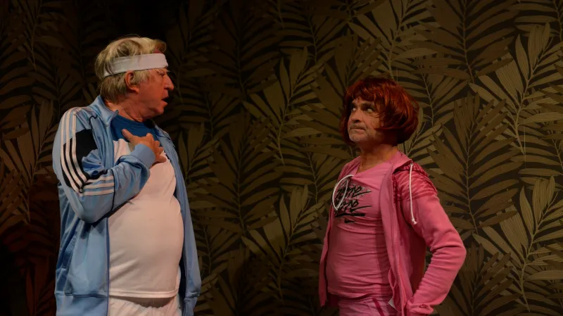 Žena za pultem 2 - Pult osobnosti