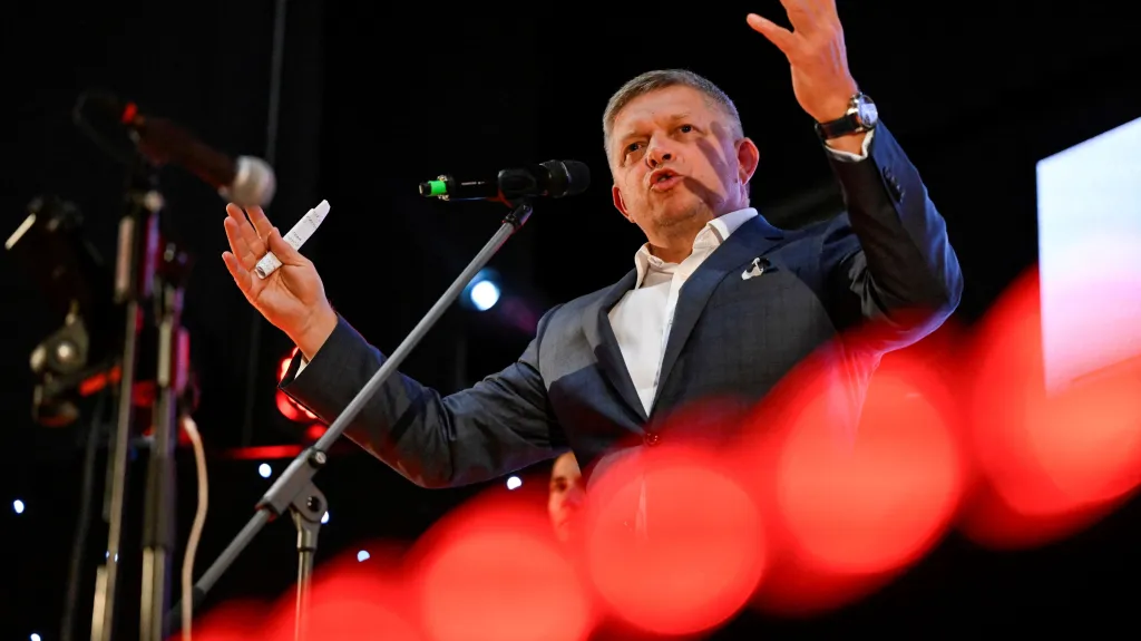 Robert Fico na mítinku Smeru-SD v Bánovcích nad Bebravou