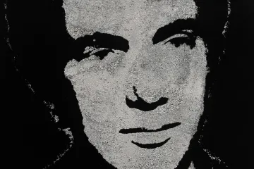 Zneužívaný Vykradač hrobů rád mystifikuje