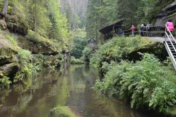 Edmundova soutěska v Hřensku se otevírá. Zatím jen zlomku turistů