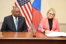 Černochová ve Washingtonu podepsala obrannou dohodu s USA