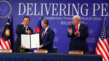 Lídři Thajska a Kambodže podepsali za přítomnosti prezidenta USA Donalda Trumpa dohodu o příměří