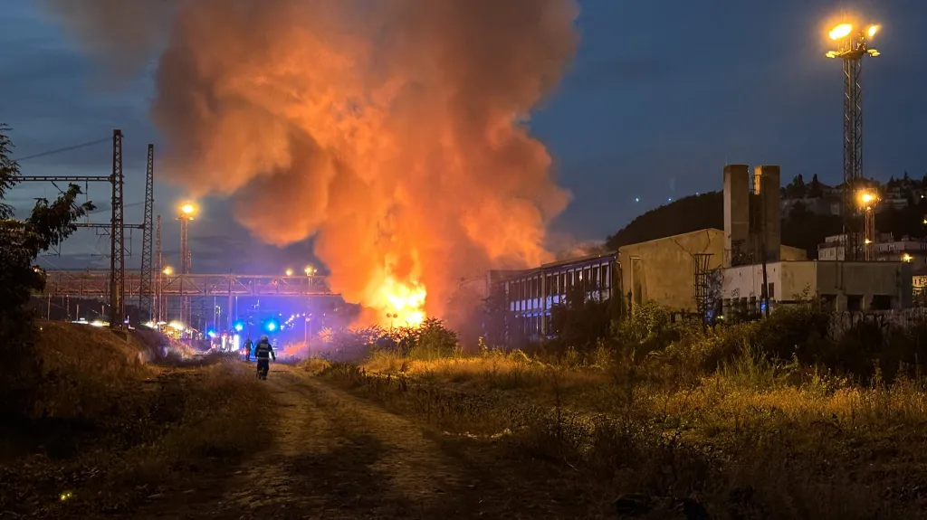 Požár na Smíchovském nádraží v Praze